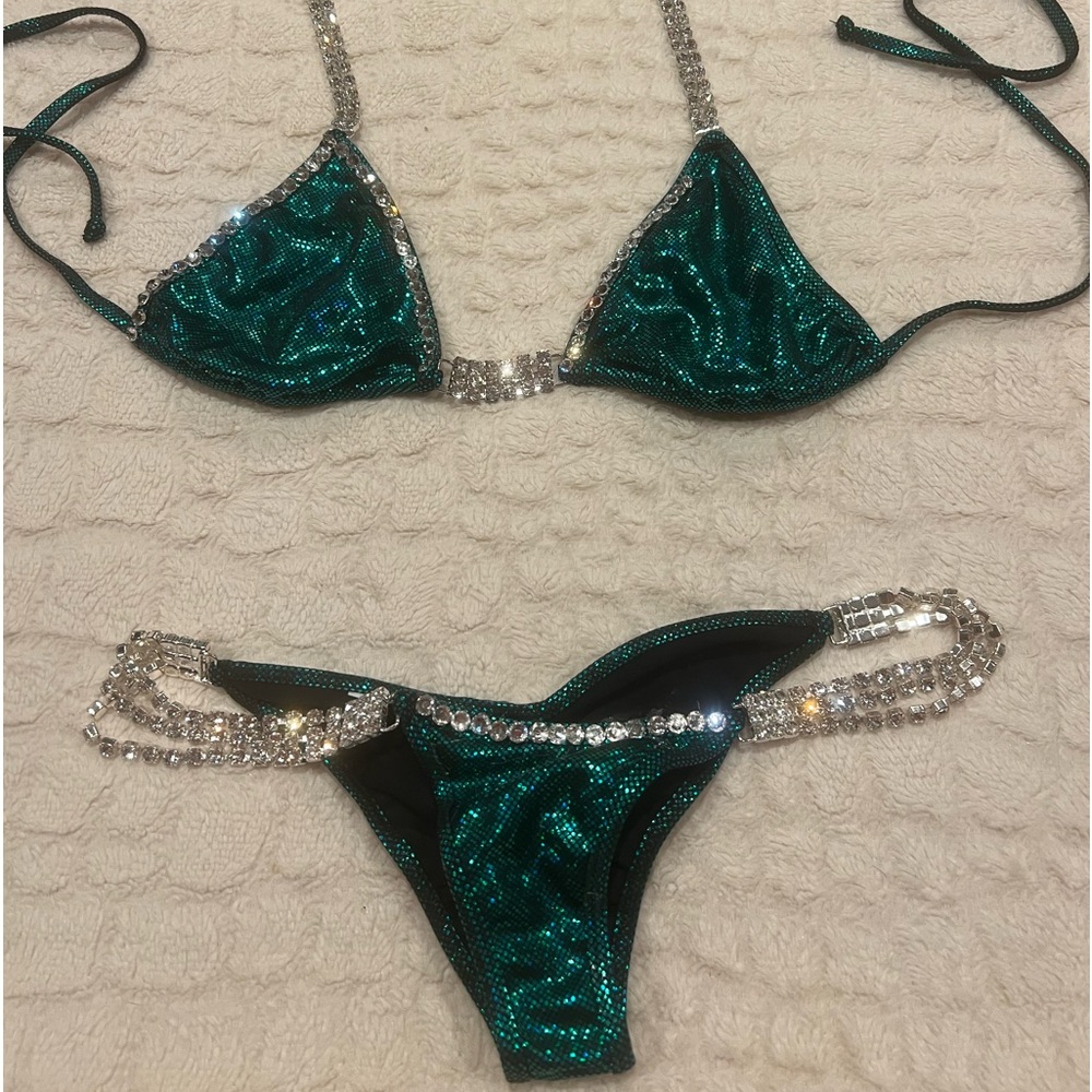 Competition suit never worn